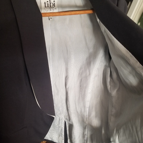 Tibi 10 Linen 'Tuxedo' Blazer - Picture 4 of 4